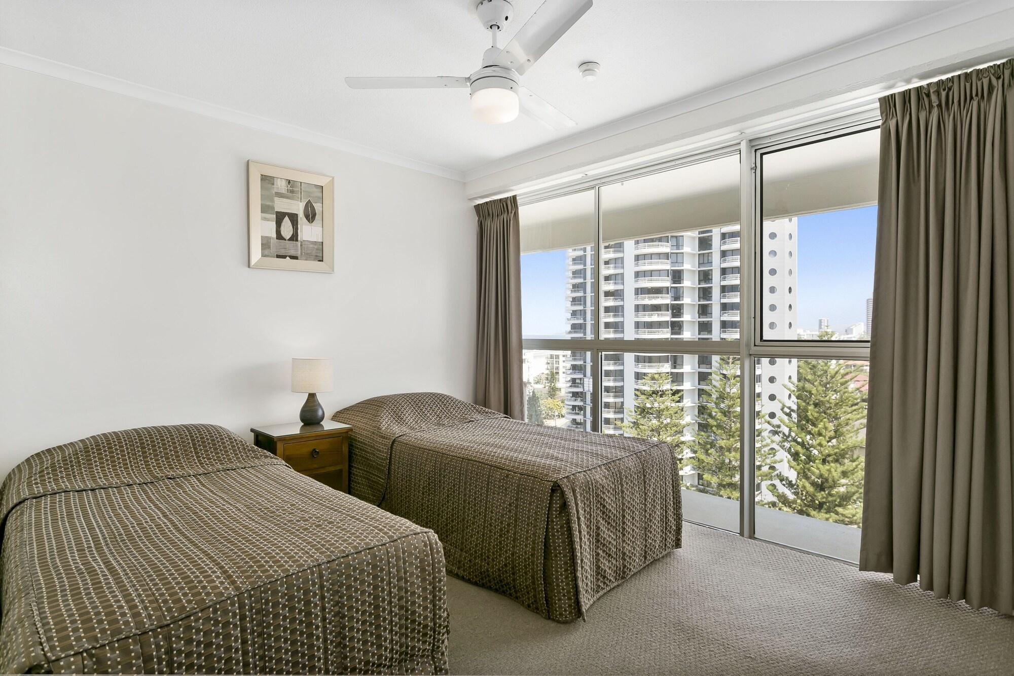 Surfers Beachside 4*