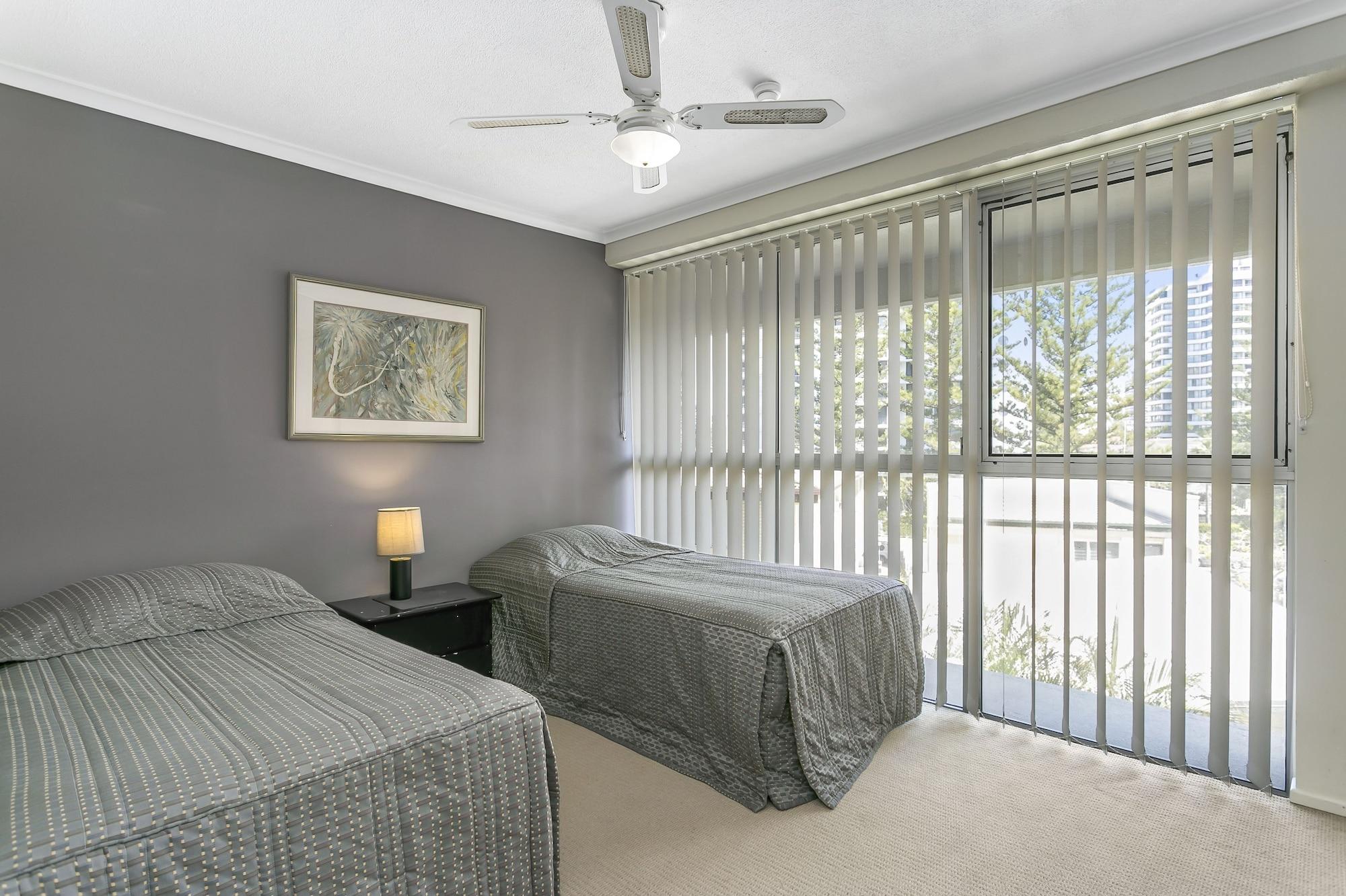 Surfers Beachside Aparthotel 4*